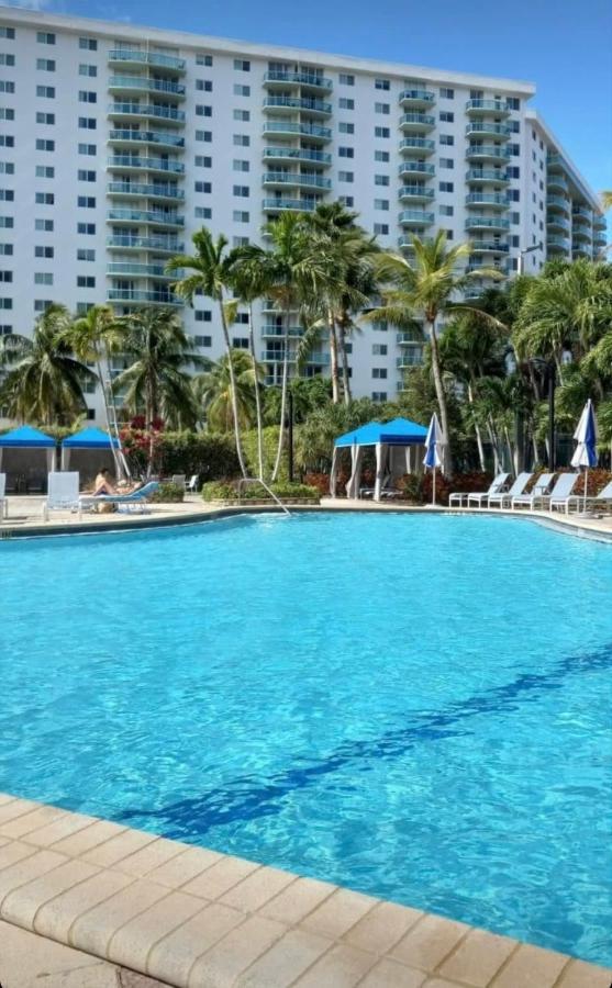 Zen Vacation Rentals Modern Penthouse Across Ocean Miami Beach Ngoại thất bức ảnh