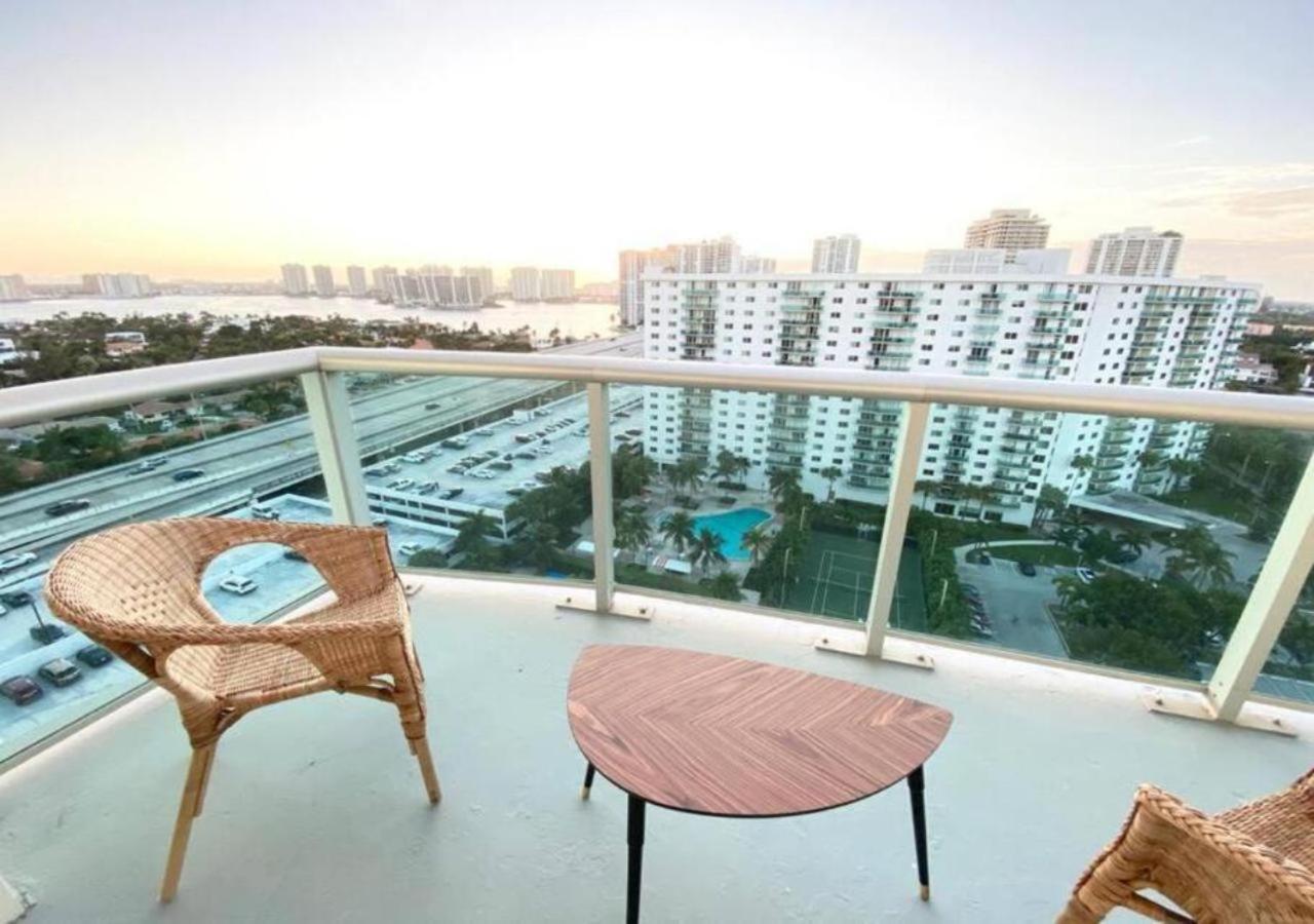 Zen Vacation Rentals Modern Penthouse Across Ocean Miami Beach Ngoại thất bức ảnh